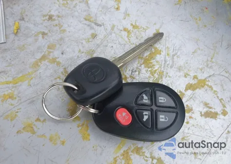 2018 Toyota Sienna Le 8 Passenger из США, поврежденный, VIN 5TDKZ3DC6JS931881